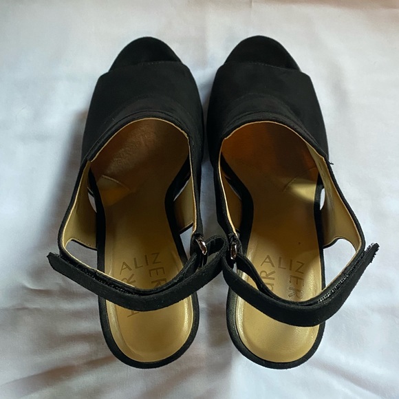 Naturalizer Peep Toe Heels - size 7 - Picture 2 of 7